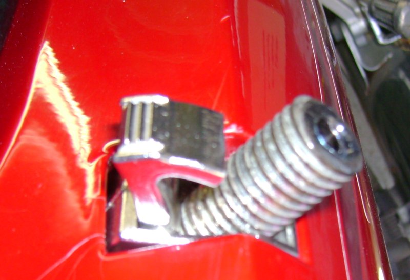 File:Hard luggage 01.jpg