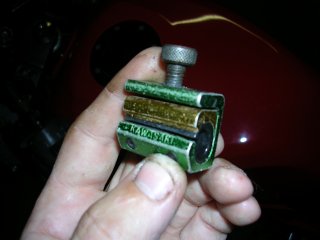 File:Clutch cable lube 1.jpg