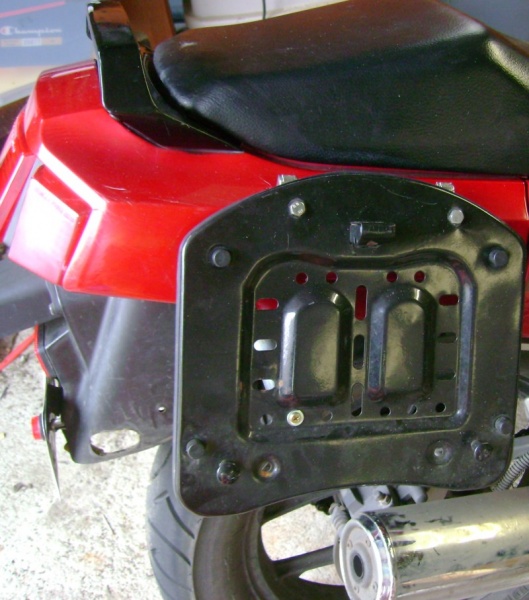 File:Hard luggage 04.jpg
